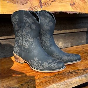 Jeossy Women’s Elegant Short Black Western Boots 9